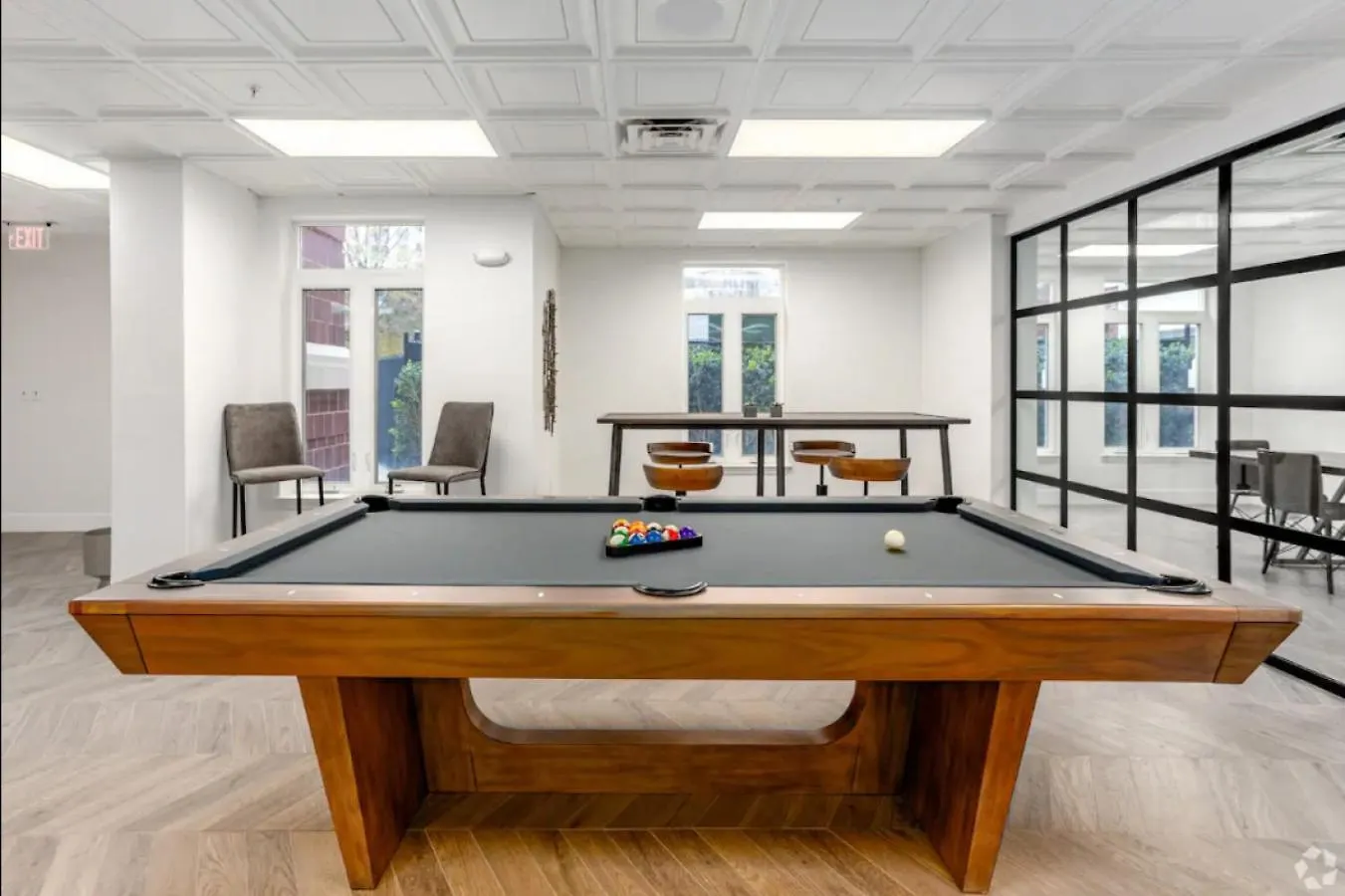 Apartment Beautiful Blue Spacious Free Parking View Gym Charlotte